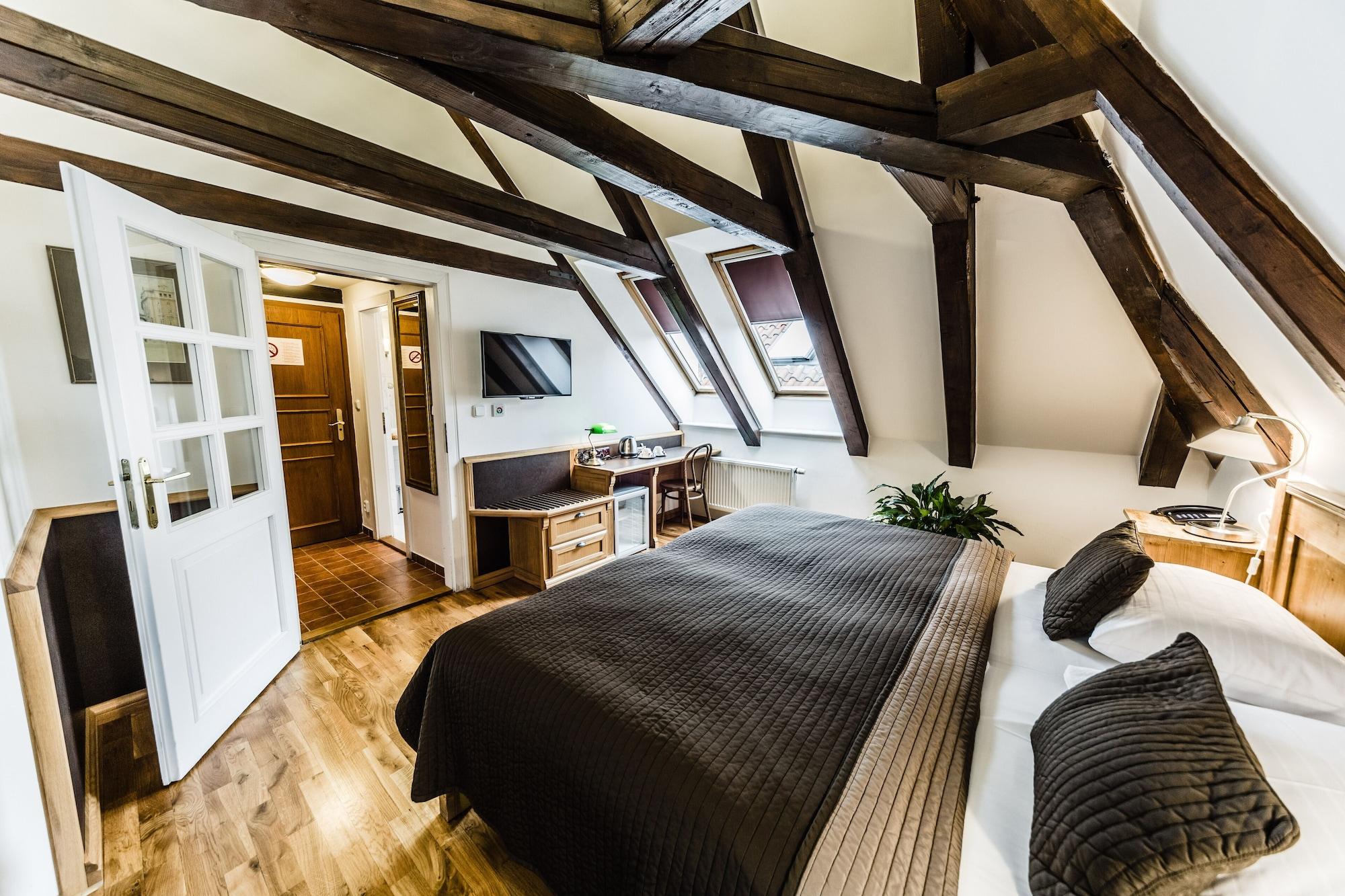 Hotel Archibald At The Charles Bridge Prag